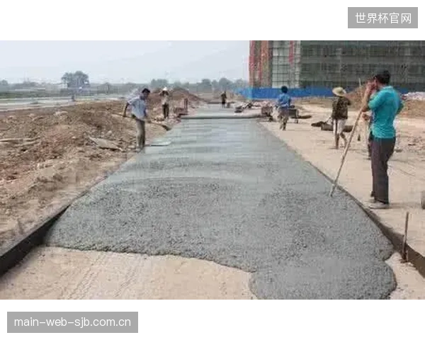 应对全球极端天气：对基层空隙率的动态调整与抗压模量的优化，是网球场抵御“百年一遇”暴雨的唯一解